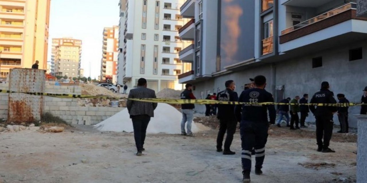 Asansör boşluğuna düşüp can verdi