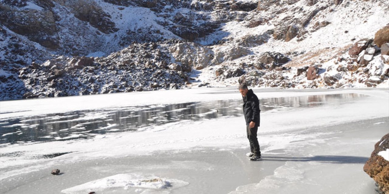 Sat Buzul Gölleri'nde buz altı dalışı yapıldı