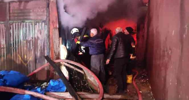 Yüksekova'da korkutan yangın