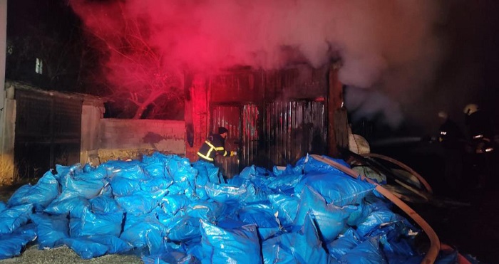 Yüksekova'da korkutan yangın