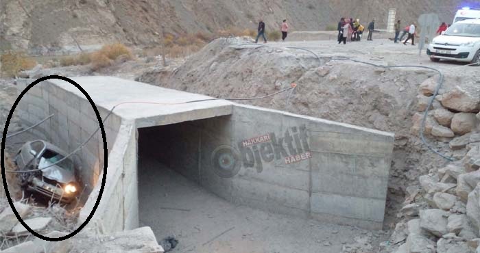 Hakkari'de Otomobil menfez inşaatına uçtu