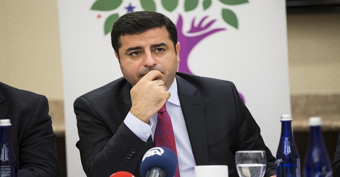 Demirtaş: İmralı fotoğrafını cezaevi müdürü çekti