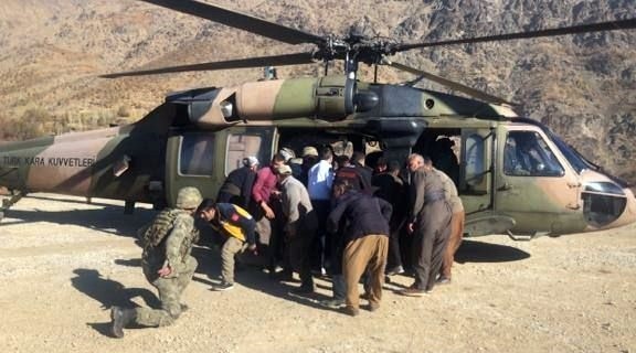 Derecikte Askeri helikopter traktör kazasında yaralananlar için havalandı