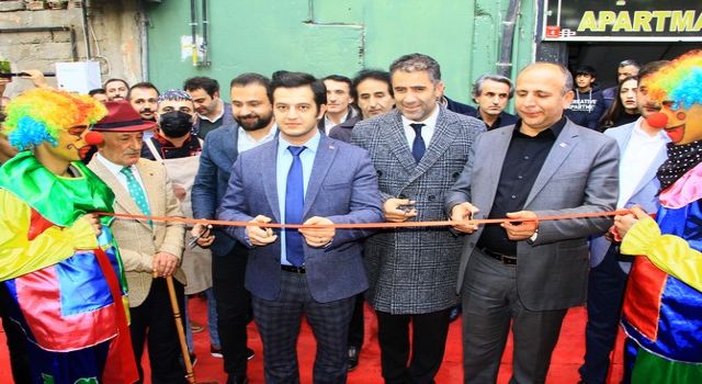 Hakkari’de “London Coffee & Restaurant” hizmete açıldı