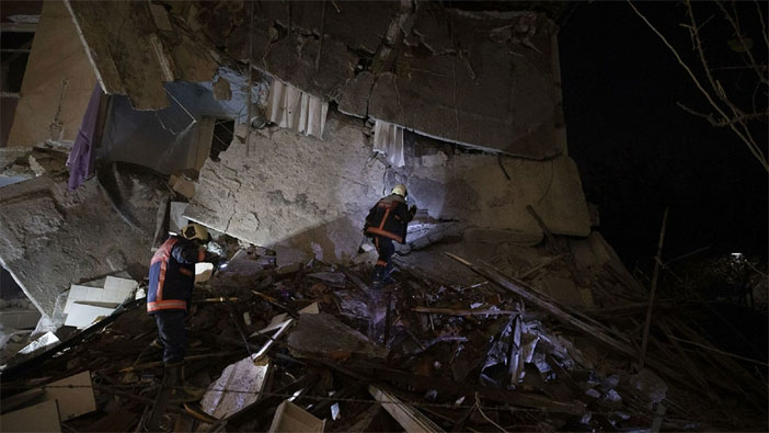 3 katlı binada patlama: 1'i çocuk 2 ölü, 4 yaralı