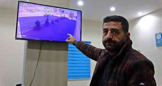 Yüksekova'da trafik kazası okulun güvenlik kamerasına yansıdı