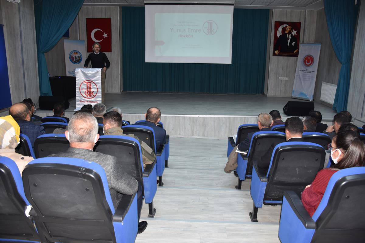 Hakkari'de "Yunus Emre" konulu konferans düzenlendi