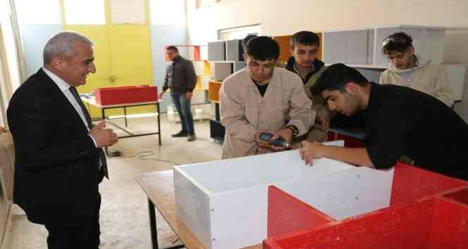 Hakkari'de "Kütüphanesiz Okul Kalmasın" projesi