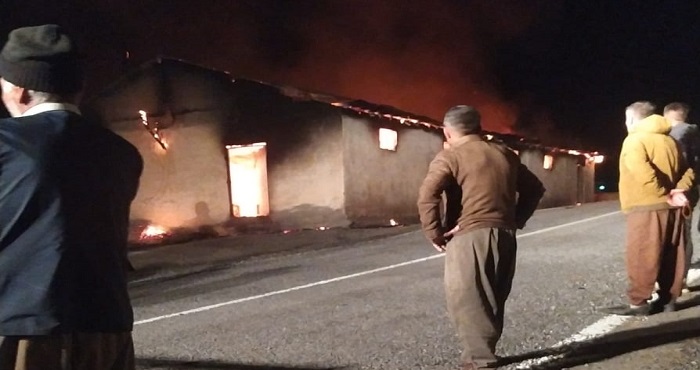 Hakkari'de korkutan yangın