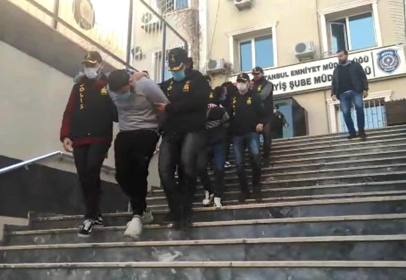 Hırsızlık çetesi suçüstü yakalandı