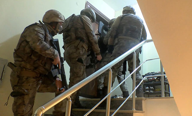 Helikopter destekli uyuşturucu operasyonu: Çok sayıda gözaltı