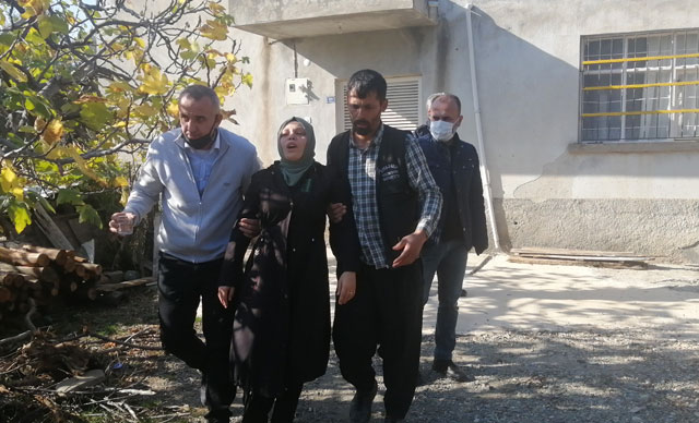 Eşini tüfekle öldürüp, intihar etti