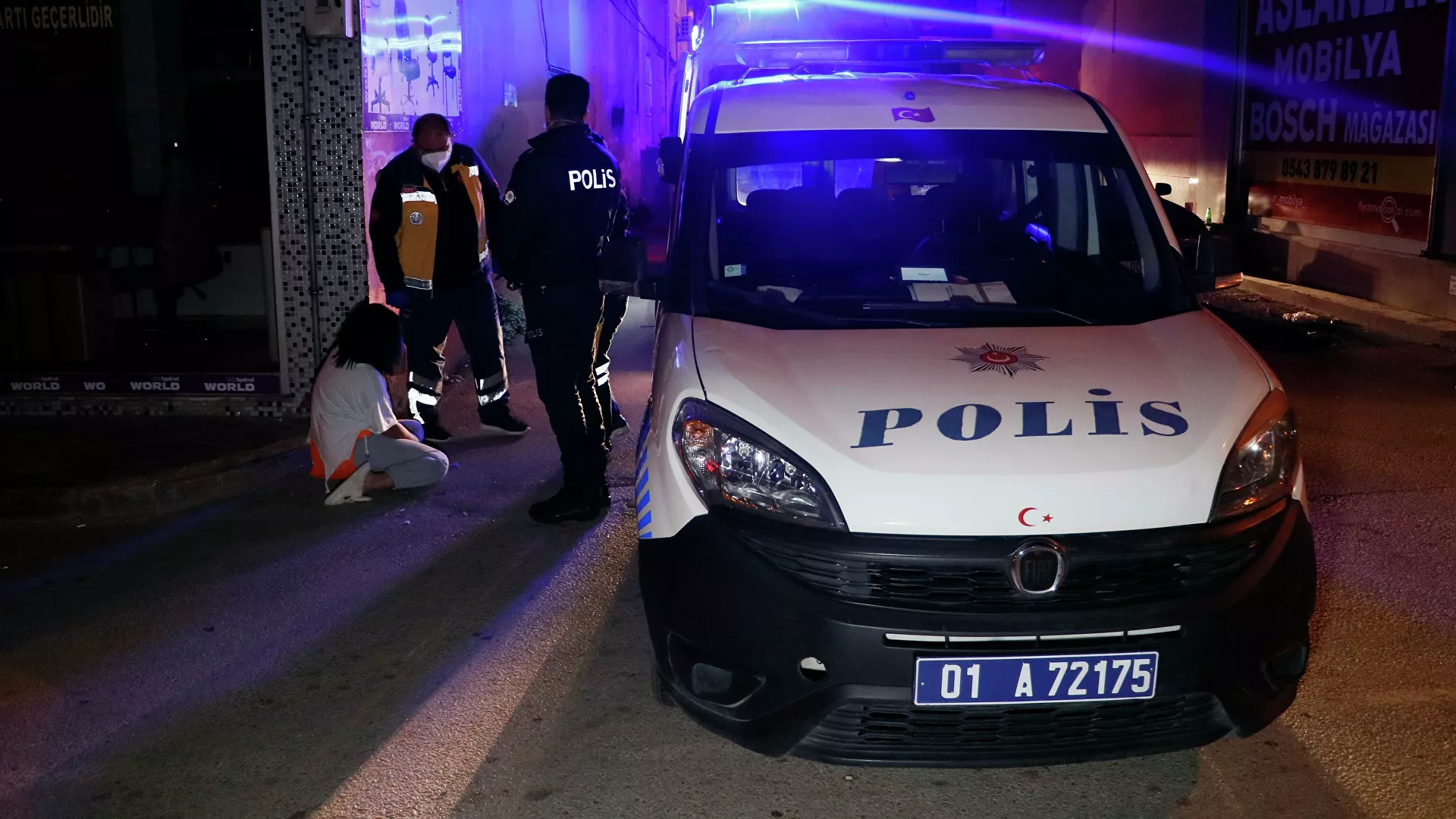 Kavga eden sevgililer birbirini bıçakladı