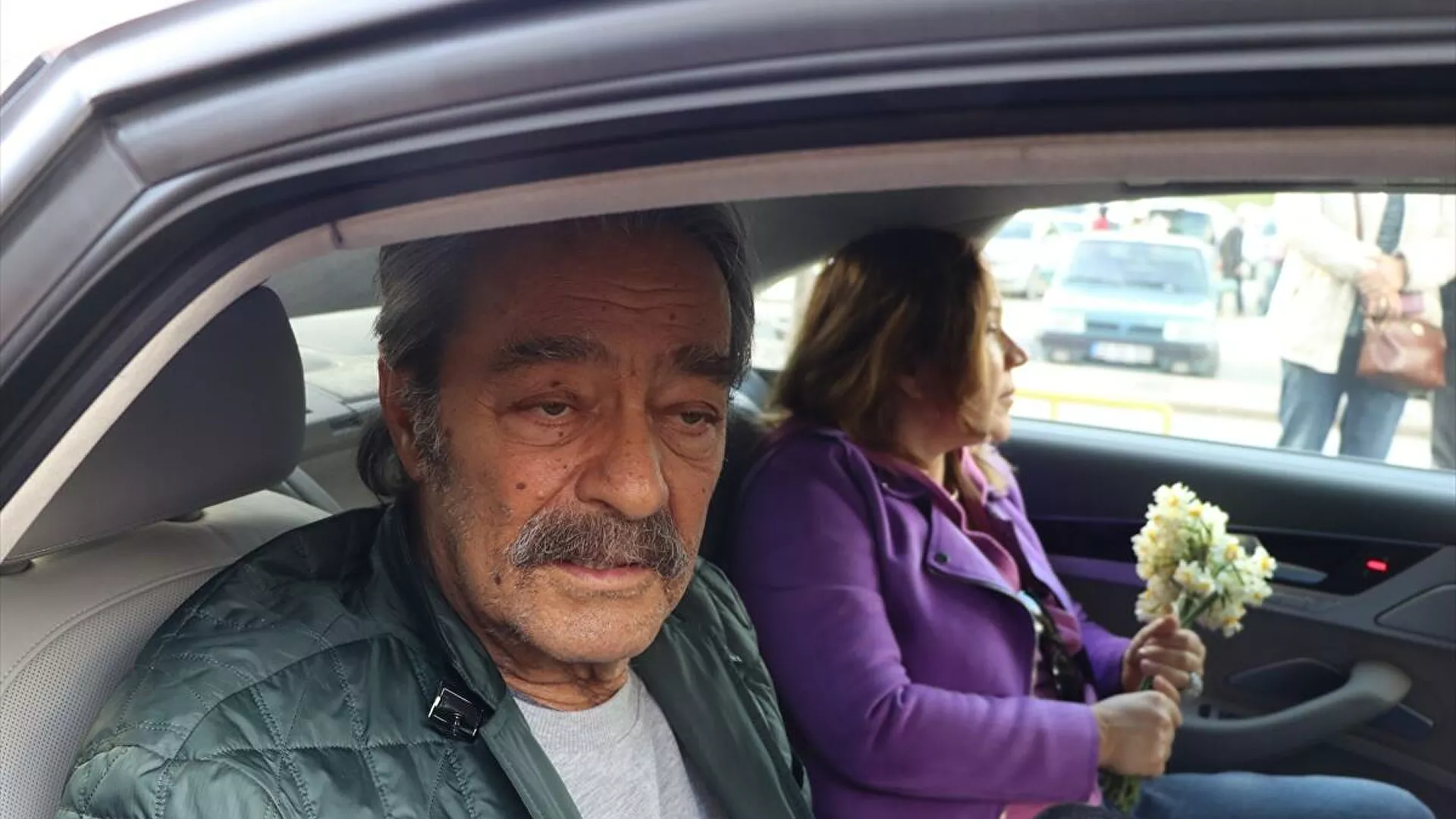 Kadir İnanır taburcu edildi