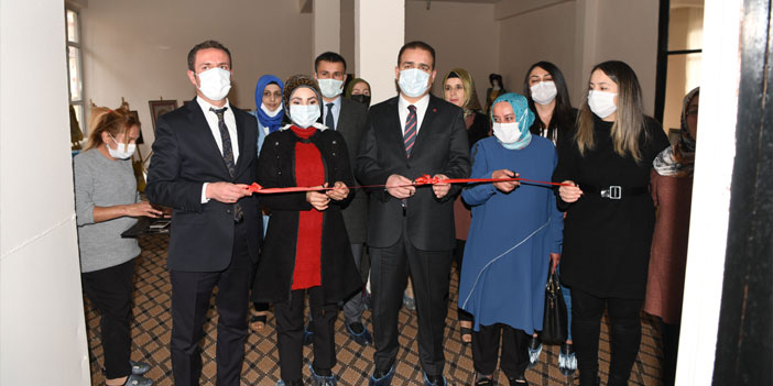 Hakkari'de ADEM sergisi açıldı