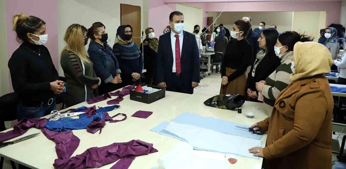 Vali Akbıyık, kadın kooperatifini ziyaret etti