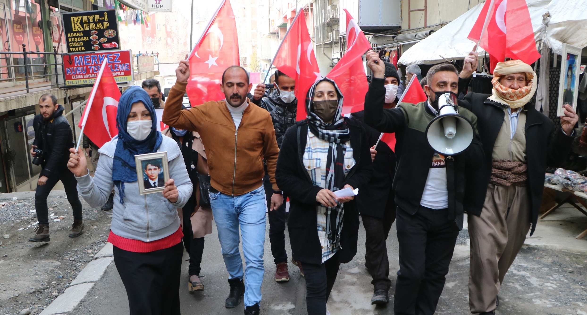 Hakkari'de oturma eylemi 23'üncü haftada