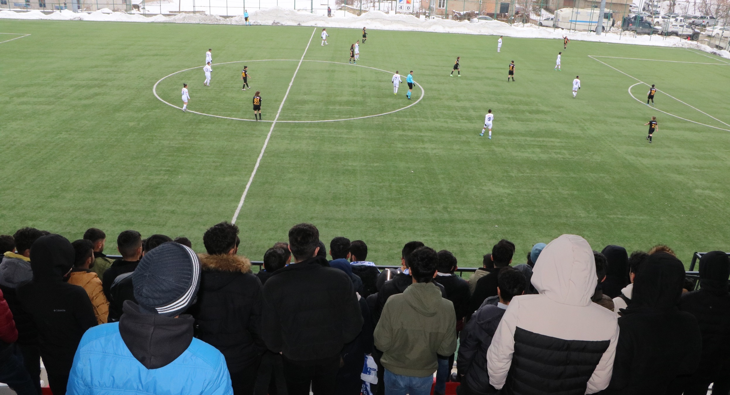 Hakkarigücü , Kayseri Kadın Futbol takımını 4-0 yendi