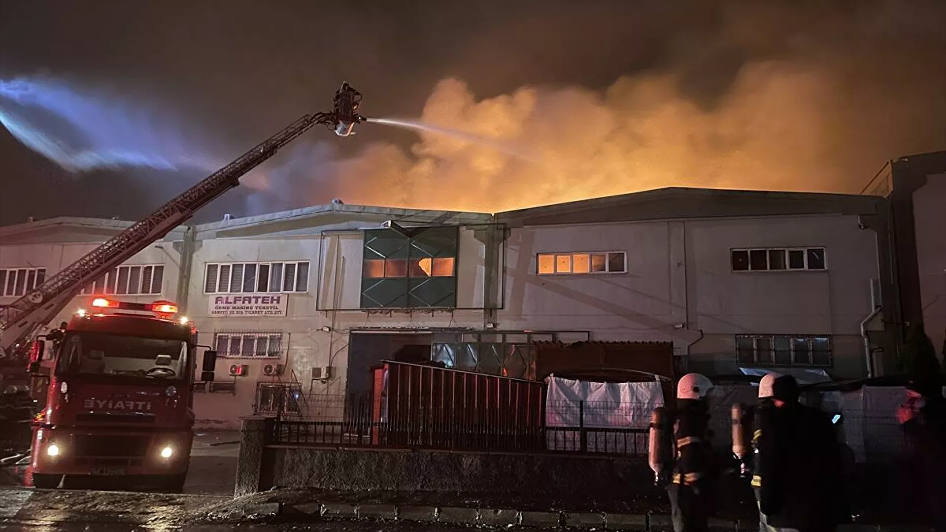 Kahramanmaraş'taki fabrika yangını kontrol altına alındı