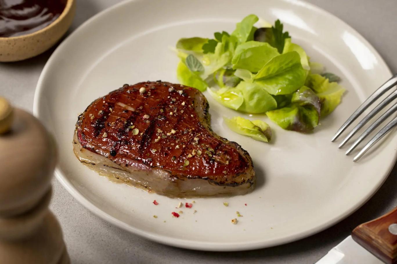 Laboratuvar ortamında üretilen en büyük bifteği elde edildi