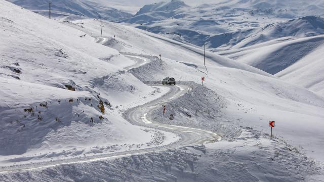 Hakkari için çığ, buzlanma ve don uyarısı yapıldı