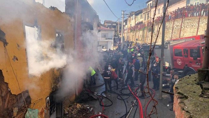 3 çocuk yangında can verdi