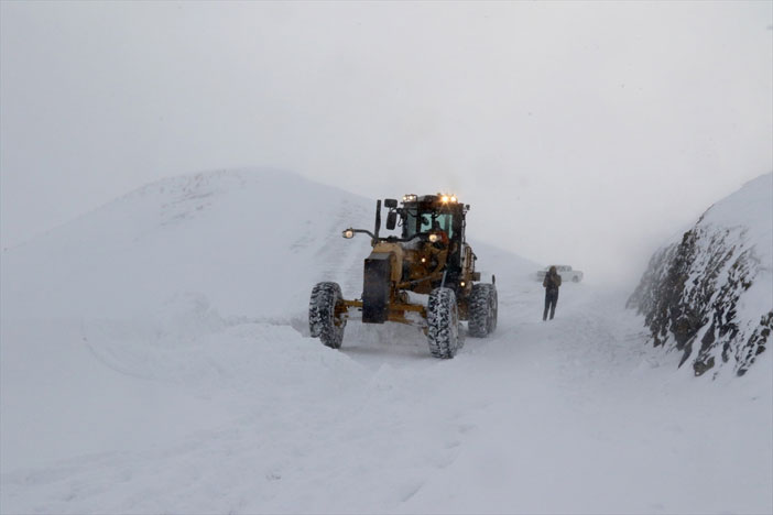Hakkari, Van, Muş ve Bitlis'te 135 köy yolu kapalı