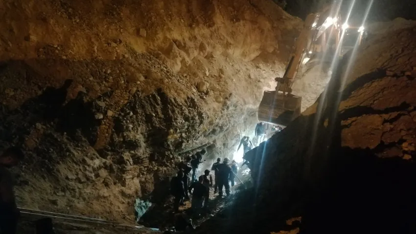 Göçük altında kalan işçi vefat etti