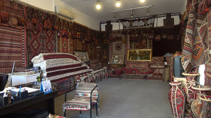 Hakkari kilimleri Van’da sergileniyor