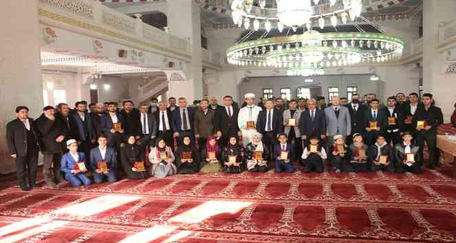 Yüksekova'da ‘Kur'an-ı Kerim'i Güzel Okuma, Ezan ve Hutbe Yarışması' finali