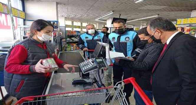 Hakkari'de market denetimleri sürüyor
