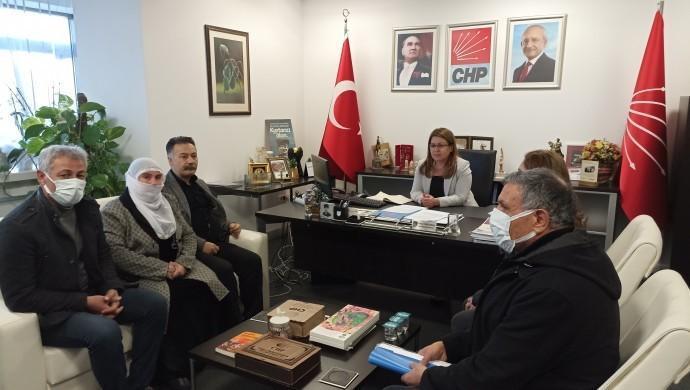 Tutuklu yakınları CHP'yi ziyaret etti