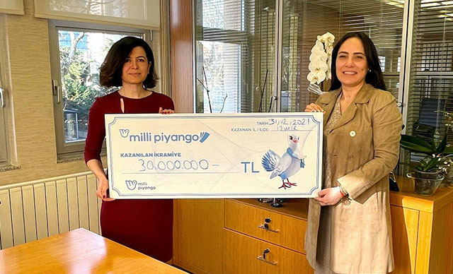 30 milyonluk çekini aldı