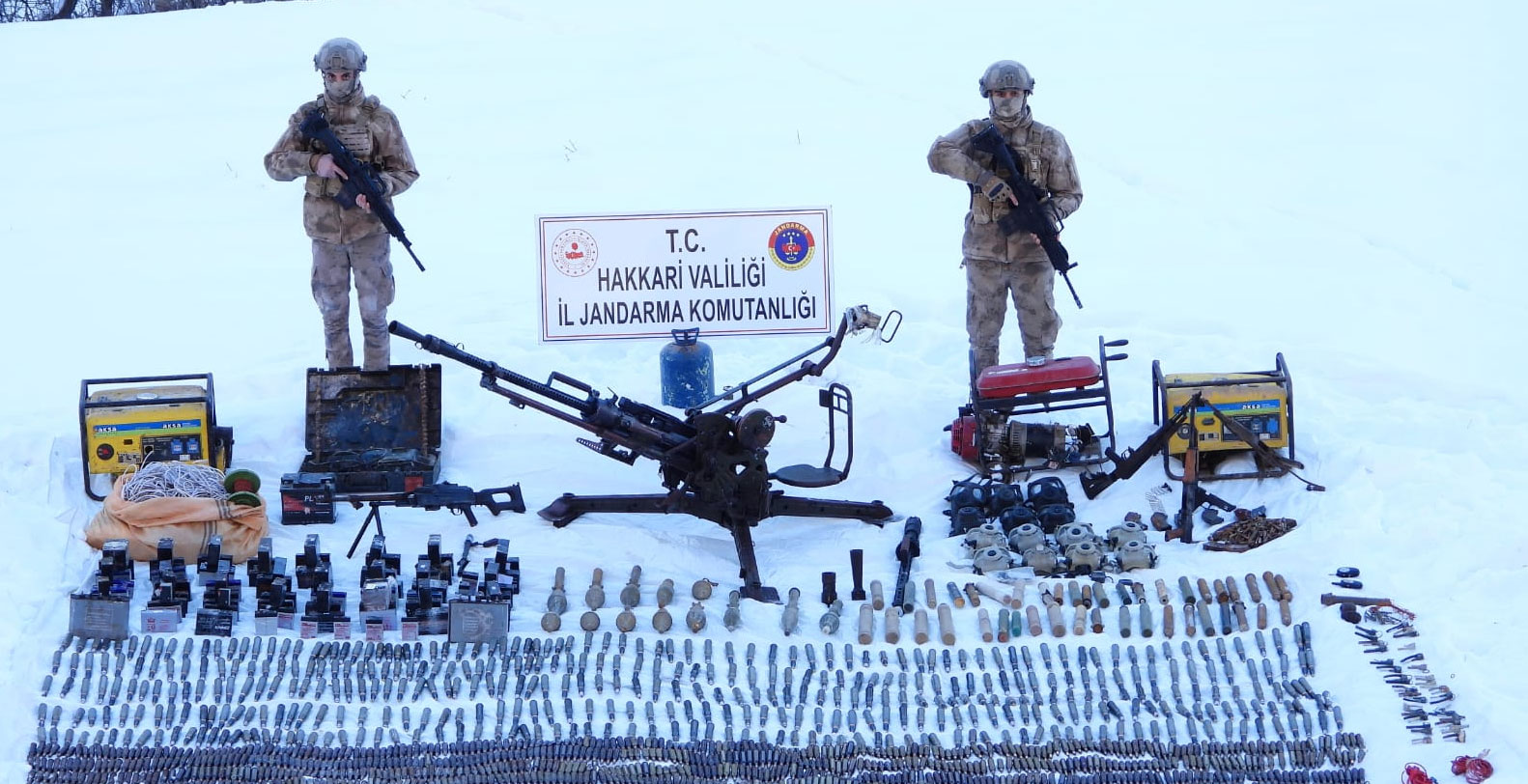 Hakkari'de silah ve mühimmat ele geçirildi