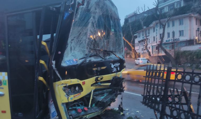 İETT otobüsleri çarpıştı