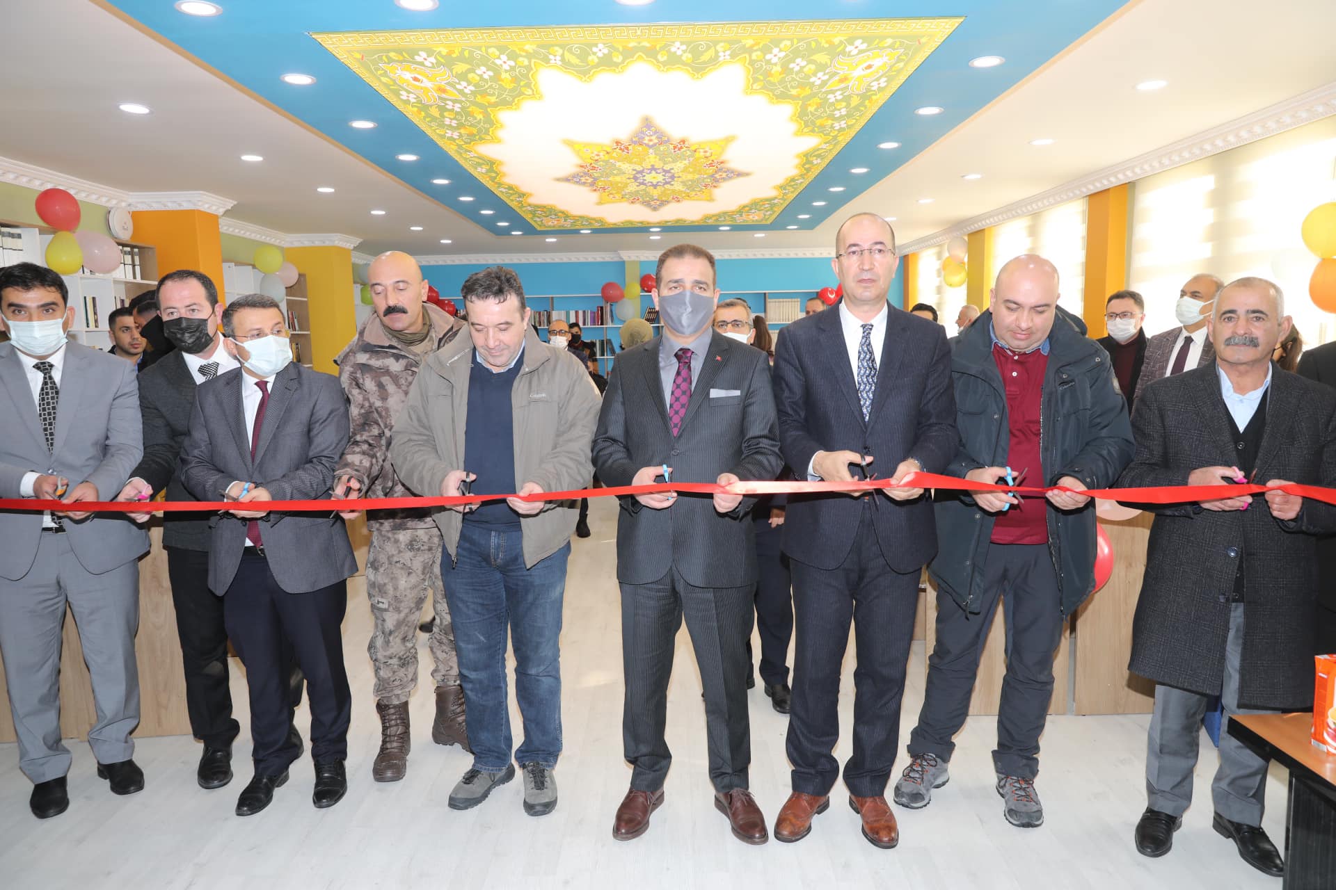 Yüksekova'da Hacı Ali Büyüksu Kütüphanesi açıldı