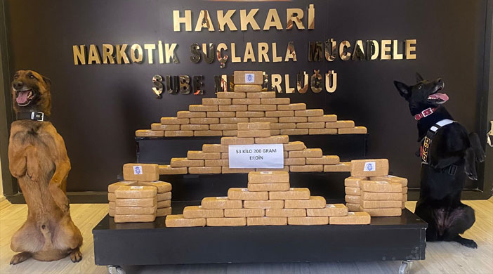 Hakkari'de bir araçta 53 kilo 200 gram eroin ele geçirildi