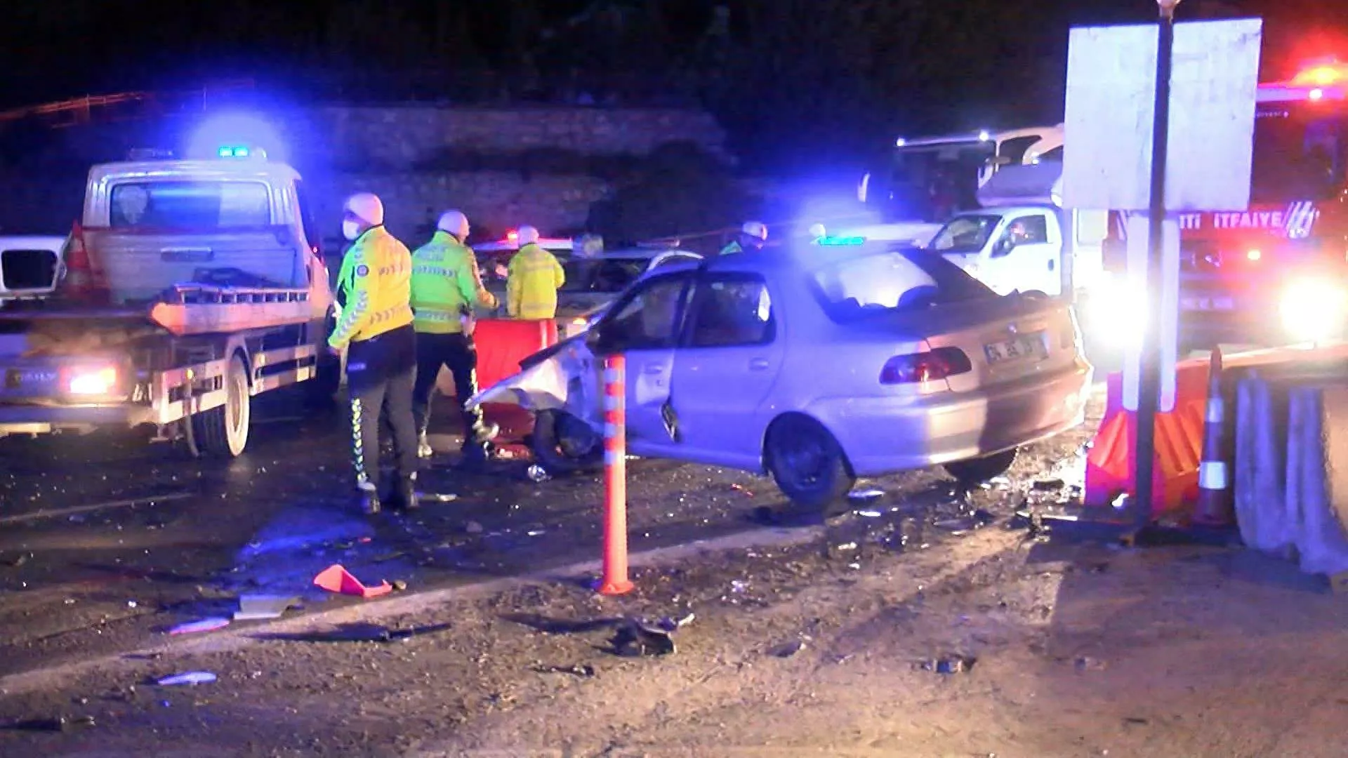 Kaza sonrası çekici bekleyen sürücü, otomobil çarpması sonucu öldü