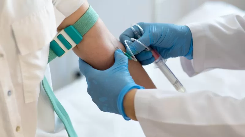 Hamile hemşireye dört kişi saldırdı