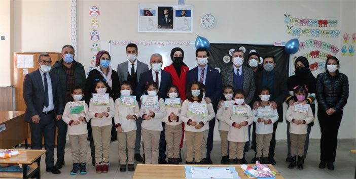 Hakkari'de 70 bin öğrenci 4 bin 500 öğretmen tatile girdi