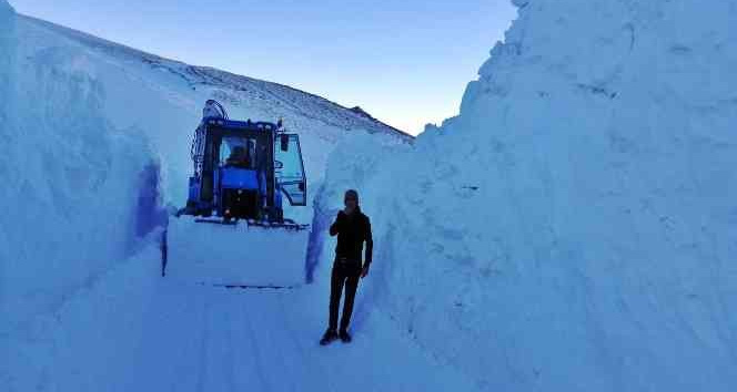 Esendere'de kar kalınlığı kepçe boyunu geçti