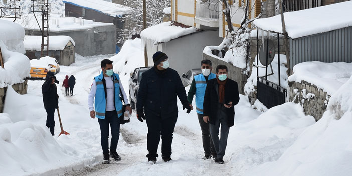 Hakkari'de evde sağlık hizmeti alan hastaların takipleri titizlikle sürdürülüyor