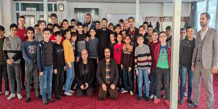 Hakkari'de "Gençliğe Değer Ara Dönem Kampı" başladı