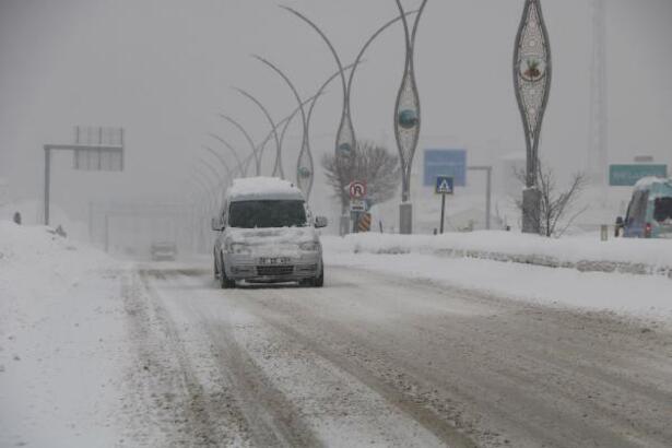 Hakkari'de 229 köy ve mezra yolu kapalı