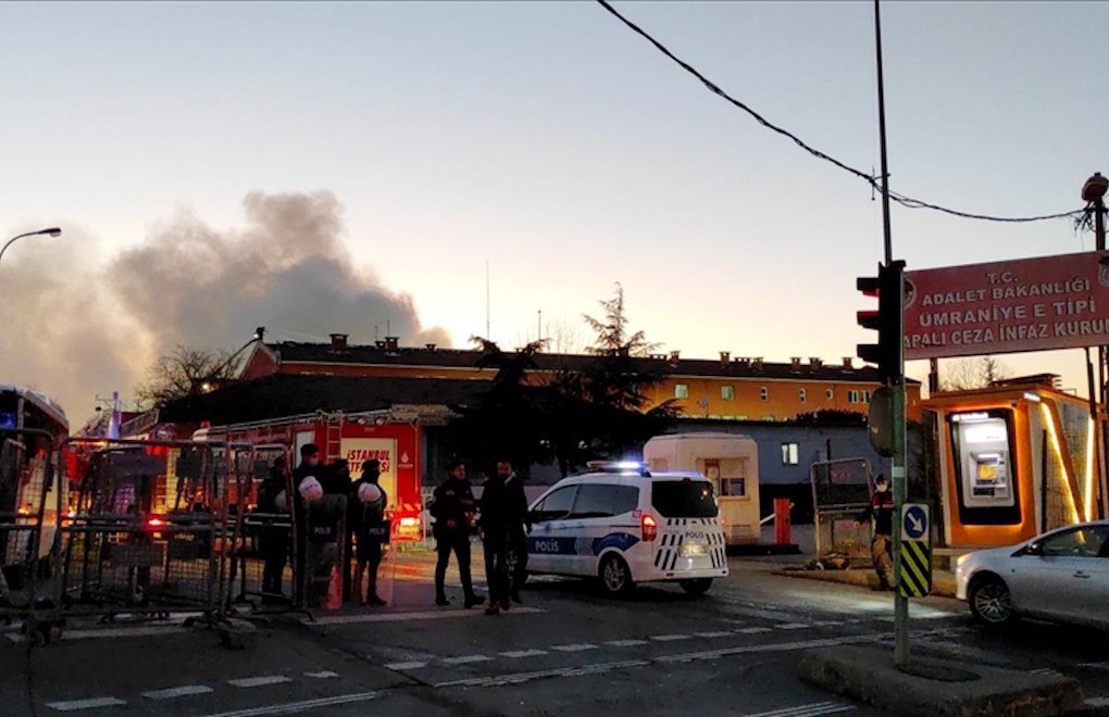 Cezaevindeki yangın söndürüldü