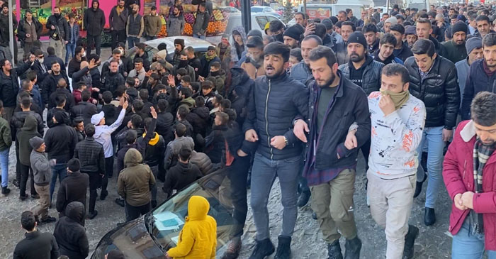 Yüksekova'da Vatandaşlar 'Yüksek Gelen Elektrik Faturalarını' Protesto Etti