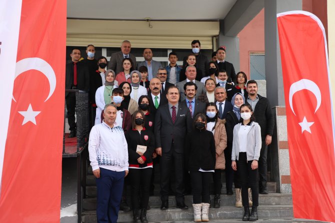 Vali Akbıyık, 'Gençlik ve Gelecek’ temalı söyleşiye katıldı