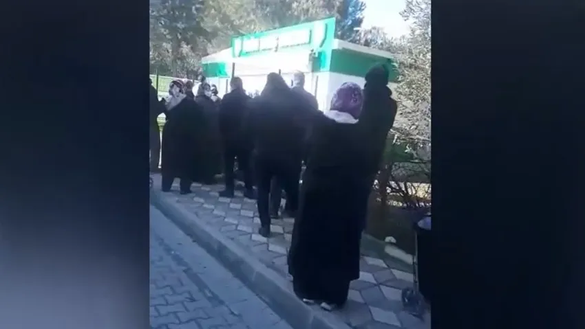 TMO önünde yağ ve pirinç kuyruğu