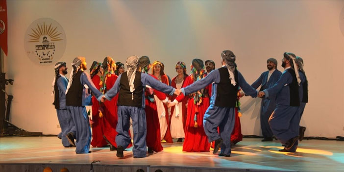 "Reng-i Hakkari" Urfa'da sahne aldı