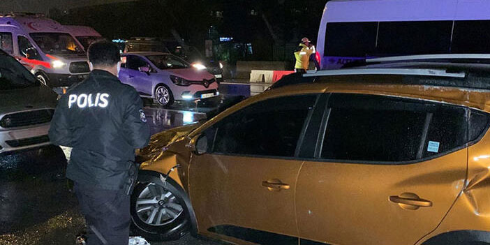 Trafik kazasını izlemek için yavaşlayan sürücü kazaya neden oldu